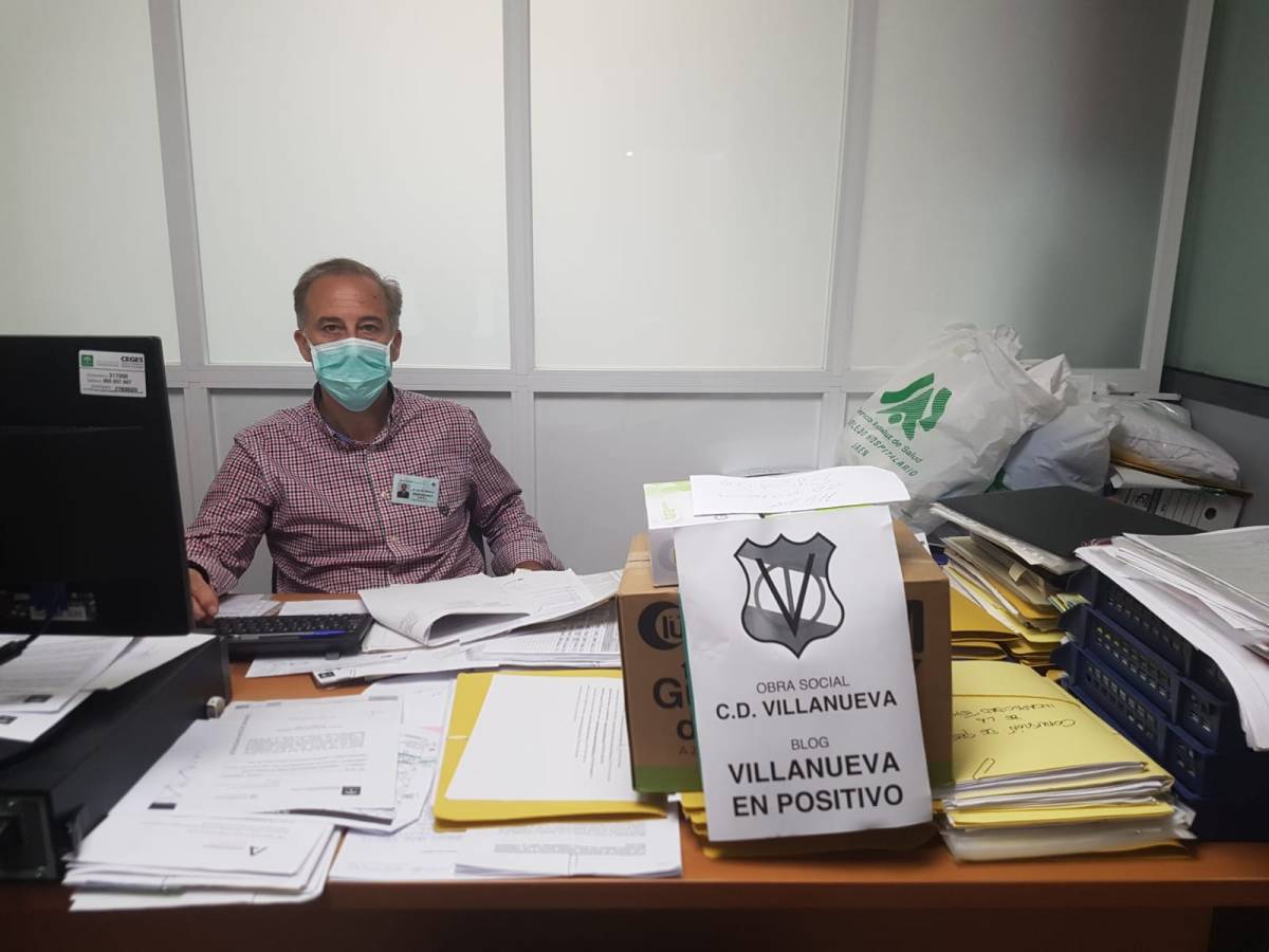 El CD Villanueva y Villanueva en Positivo donan 1.200 guantes al Hospital de Úbeda